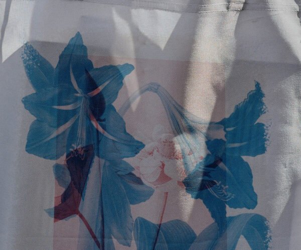 Flores azules - Tote Bag - Imagen 3