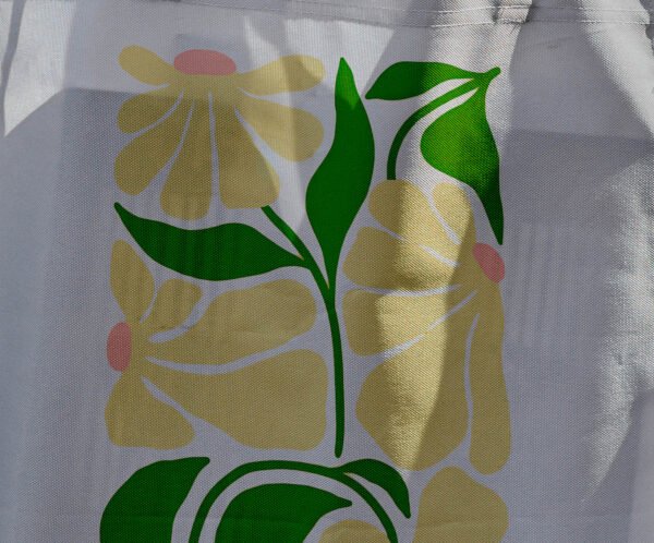 Flor amarilla - Tote Bag - Imagen 3